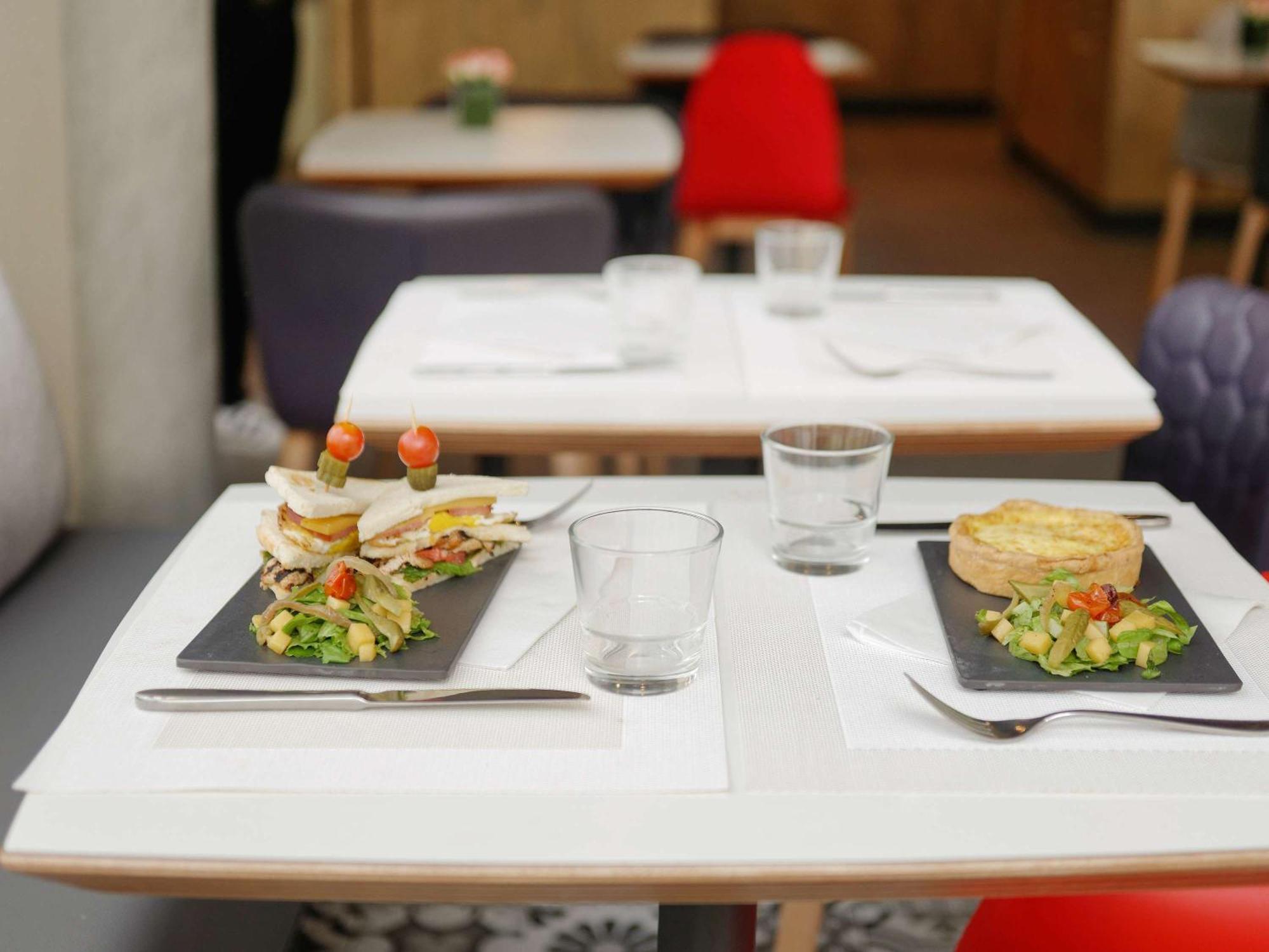 Ibis Casablanca Sidi Maarouf Hotel Bagian luar foto