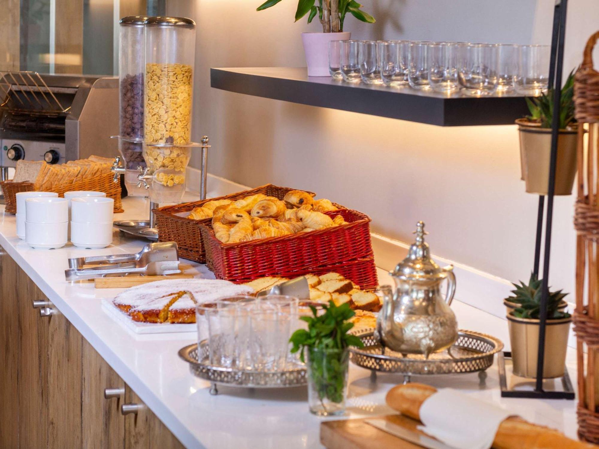 Ibis Casablanca Sidi Maarouf Hotel Bagian luar foto