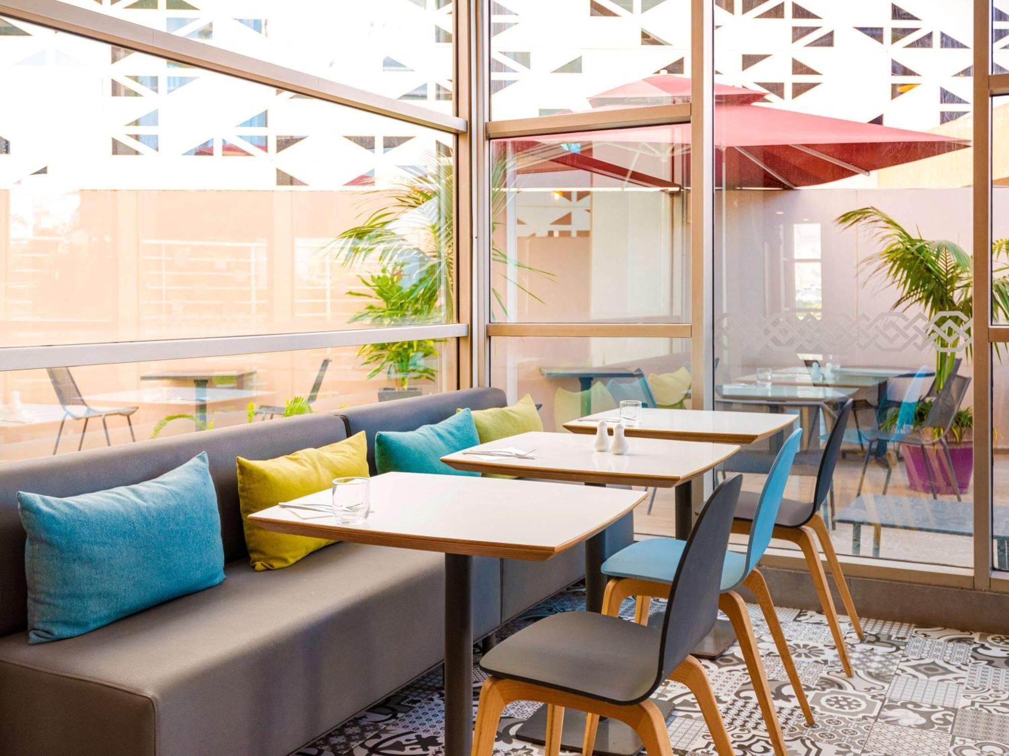 Ibis Casablanca Sidi Maarouf Hotel Bagian luar foto